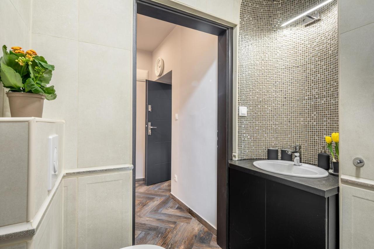 Stunning Apartment In The Hearth Of Budapest Exterior foto